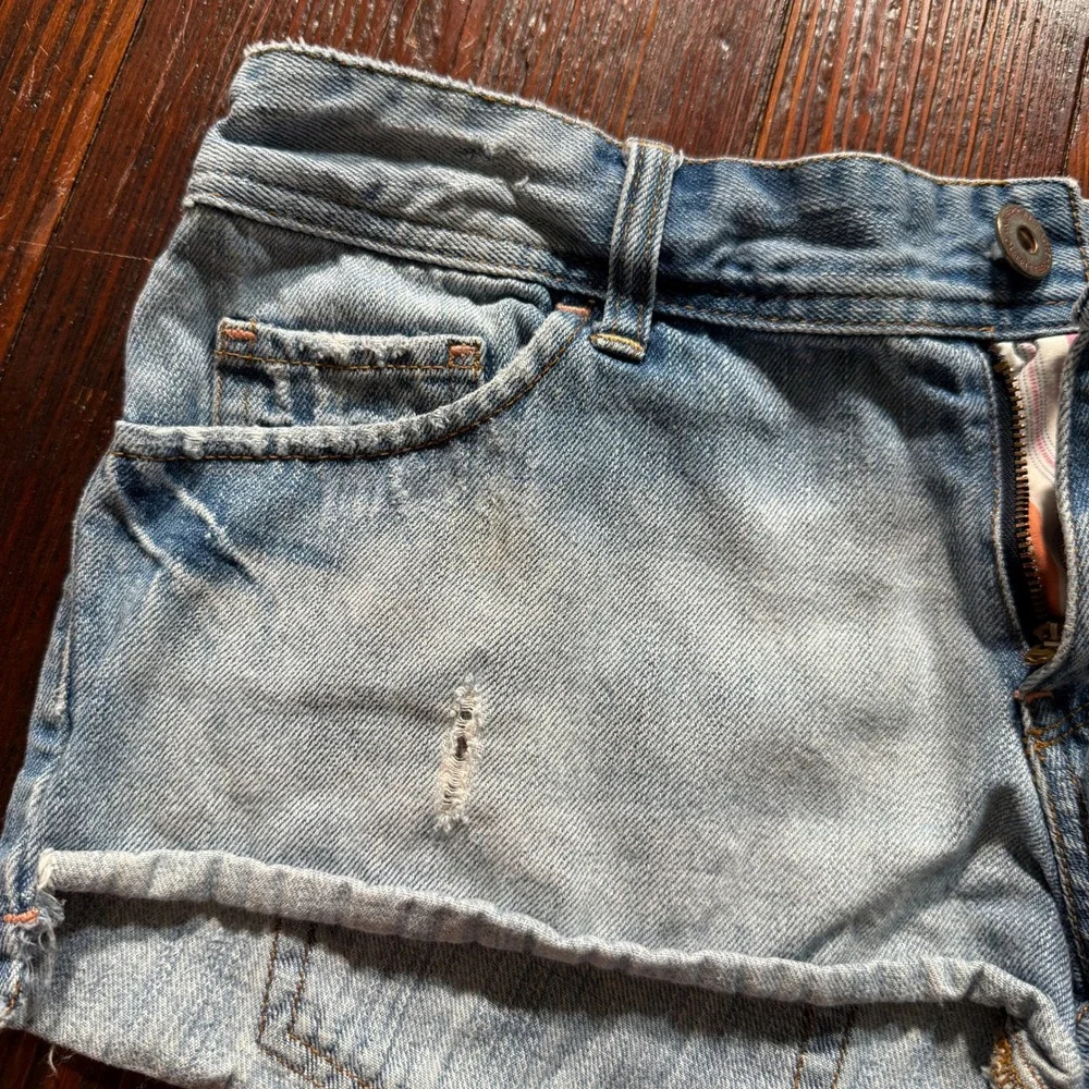 American Eagle Denim Shorts Women 6 Light Blue Distressed Raw Hem Low Rise 2647
